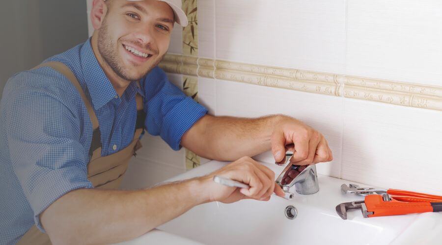 Expert burst pipe repair services in Nilwood, IL
